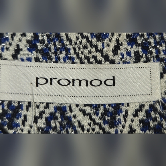 Dress - Picture 4 of 4